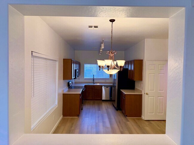 Building Photo - Gilbert 3 Bed, 2 Full Bath Single Story Home