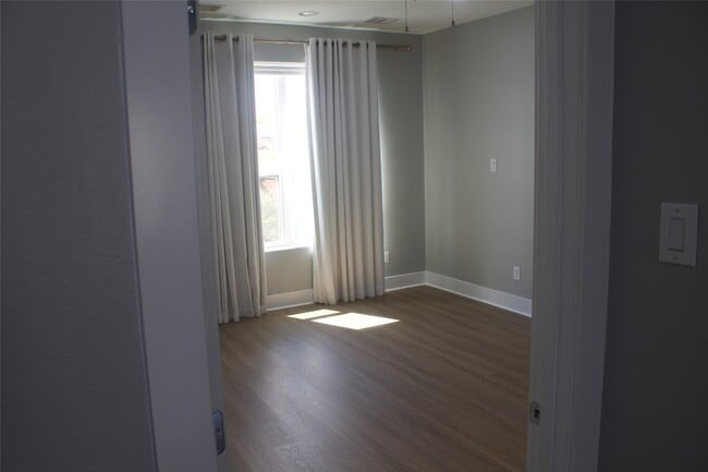 Building Photo - 3105 Gillespie St