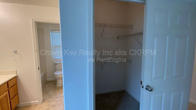 Building Photo - 2978 Jackson Ave