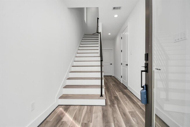 Building Photo - 1507 Robin St