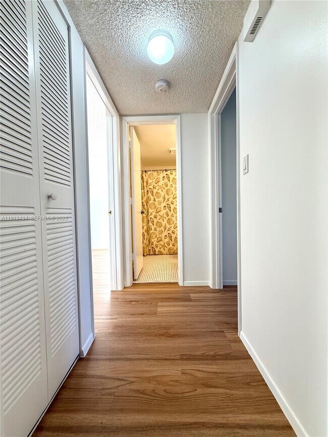 Building Photo - 313 Gardens Dr