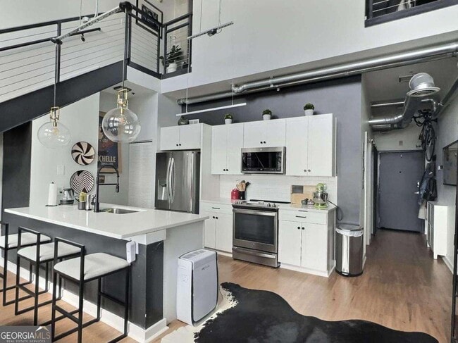 Building Photo - 260 18th St NW