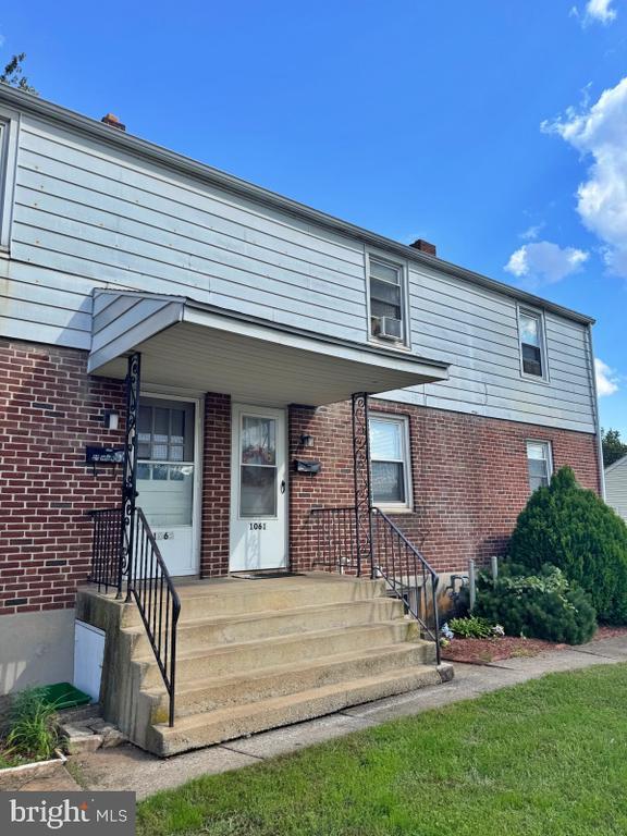 Building Photo - 1063 Kelly Dr