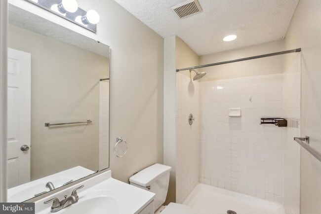 Building Photo - 5492 Prince William Ct