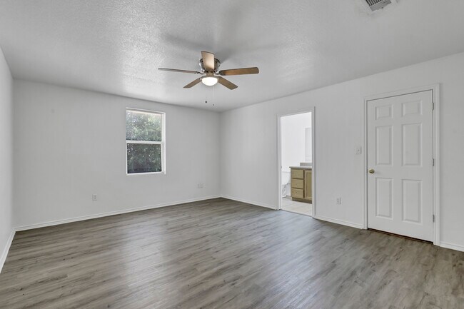 Building Photo - 206 Bobbie Ann Ct