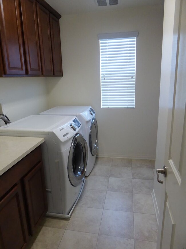 Building Photo - Beautiful 3-Bedroom West Creek Home in Val...