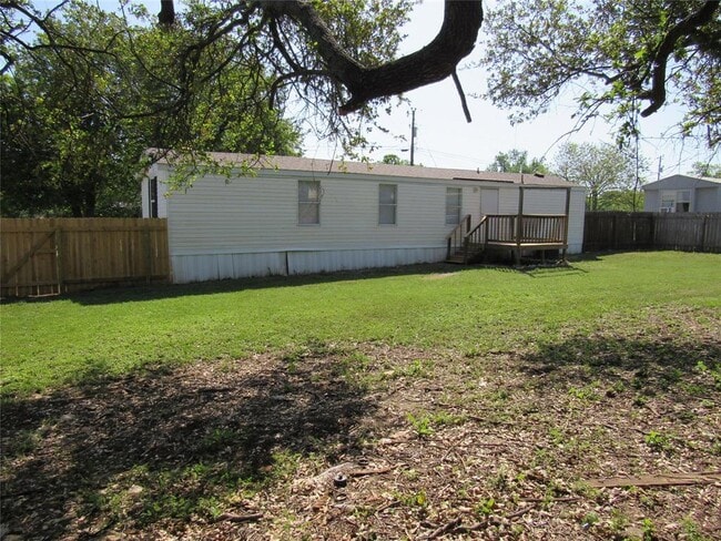 Building Photo - 2007 Sumac Ln