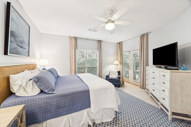 Building Photo - Ocean Village, 3 bed, 2 bath, FULLY furnished home! Walk to the Beach!