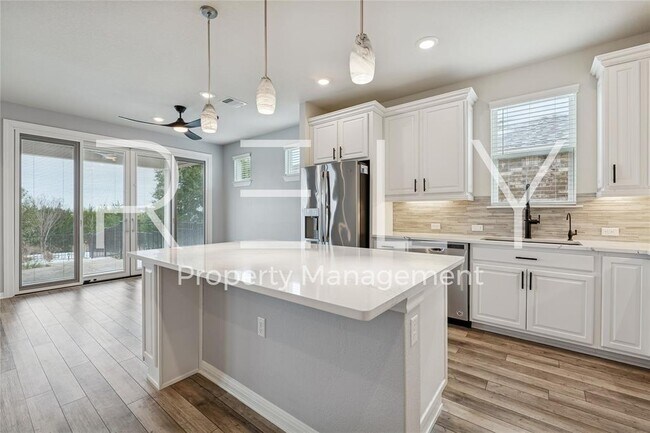 Building Photo - 603 Double Lp St