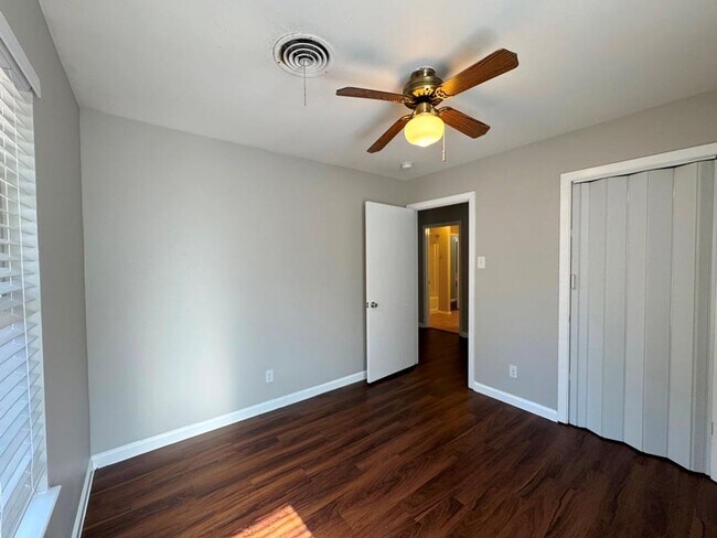 Building Photo - Location, Location, Location!