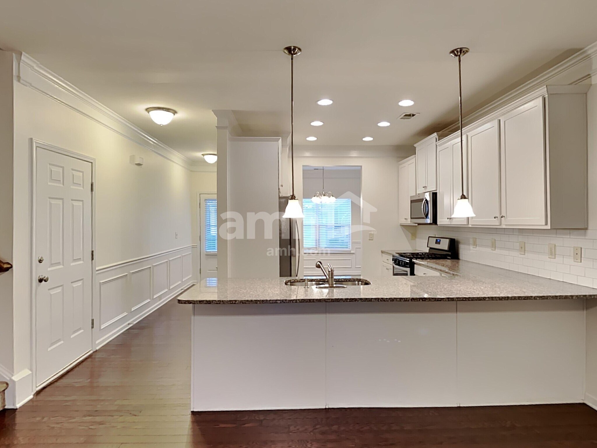 Building Photo - 105 Hickory Village Cir