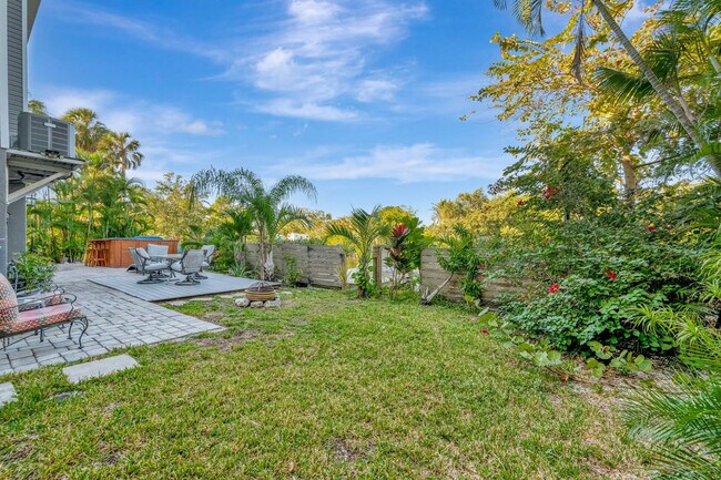 Building Photo - 28 Michiana Dr