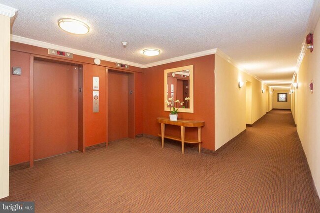 Building Photo - 1140 23rd St NW