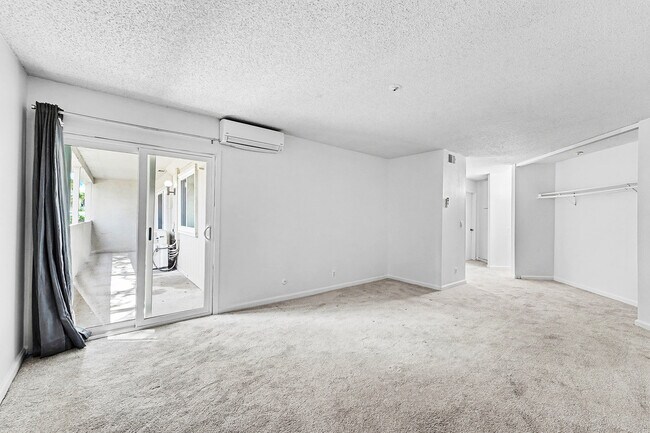 Building Photo - 1453 Neotomas Ave