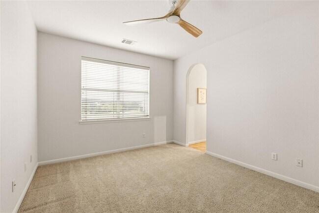 Building Photo - 1432 Tom Sawyer Rd
