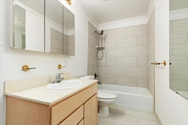 Building Photo - FOOTHILL 3 bed 2 bath Condo with Pool