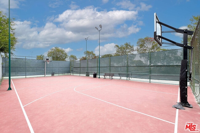 Building Photo - 7740 Redlands St