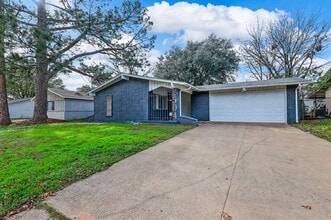 Building Photo - 2504 S Fielder Rd