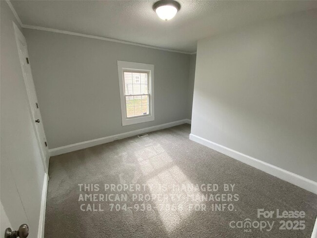 Building Photo - 198 Brown St SW