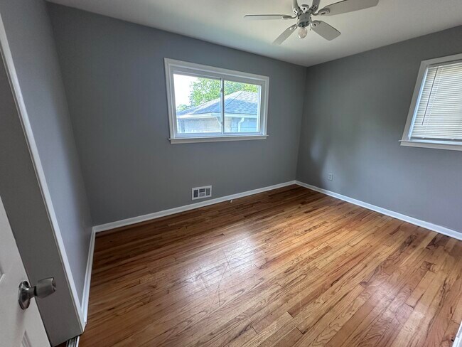 Building Photo - 4697 Pelham St
