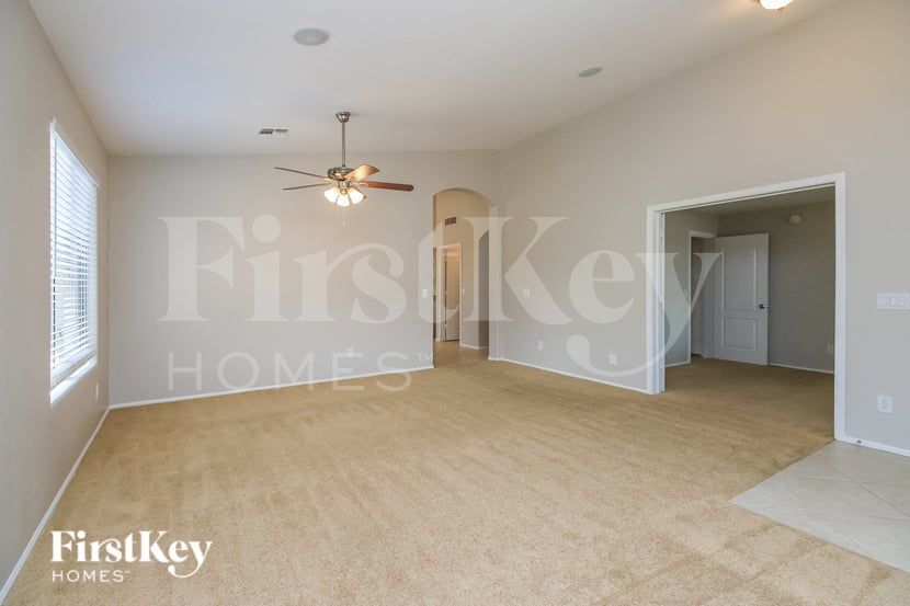 Building Photo - 98 E Clairidge Dr