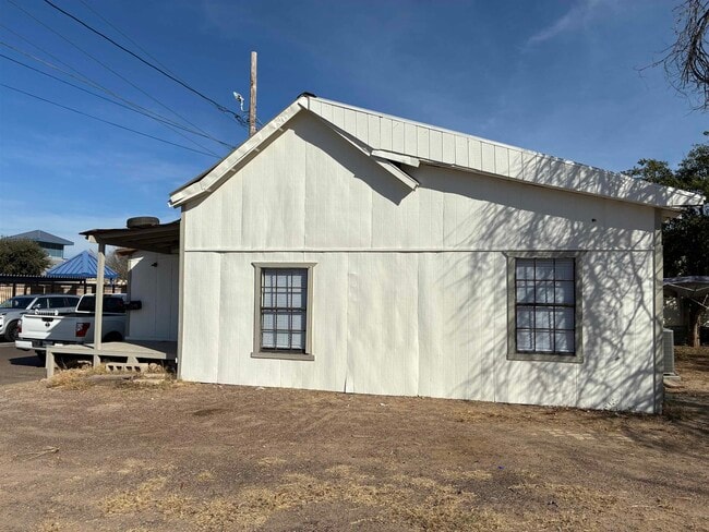 Building Photo - 1509 Monterrey Ave