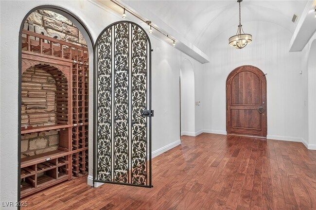 Building Photo - 2 Camino La Venta Ct