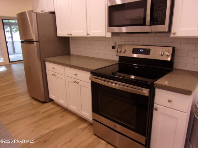 Building Photo - 5280 Diamond Dr