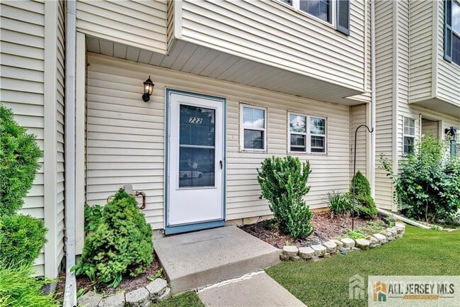 Building Photo - 722 Darlington Dr