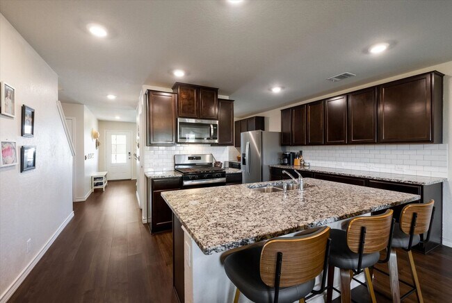 Building Photo - *Move In Special: Half off February 2026 Rent, If moved in by January*