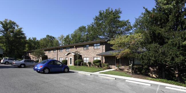 Building Photo - 645 Watkins Rd