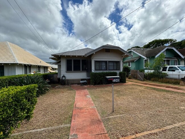 Building Photo - Charming detached single family Kaimuki 3 bdrm, 1 bath home on level lot