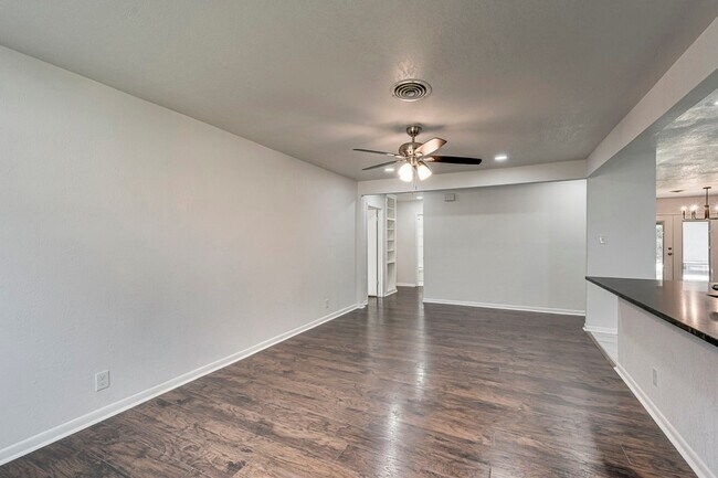 Building Photo - 3561 Westfield Ave