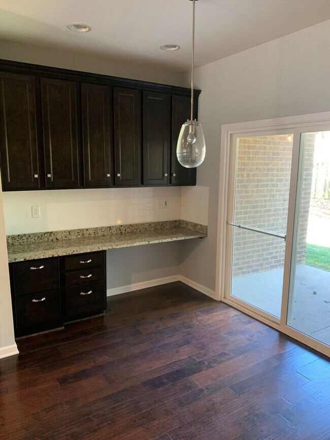 Building Photo - Traemoor Village Townhome