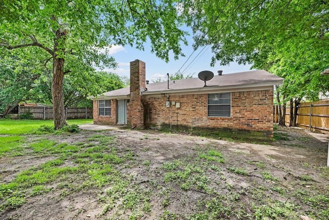 Building Photo - 6333 Scott Ct