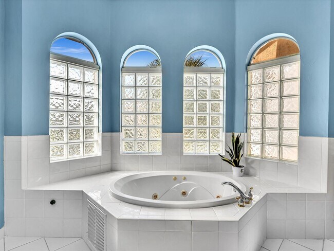 Building Photo - 6614 Marbletree Ln