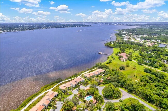 Building Photo - 2560 NW Seagrass Dr
