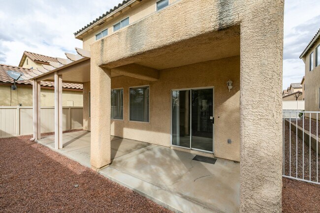 Building Photo - Charming 4 Bedroom, 3 Bathroom Home Near S...