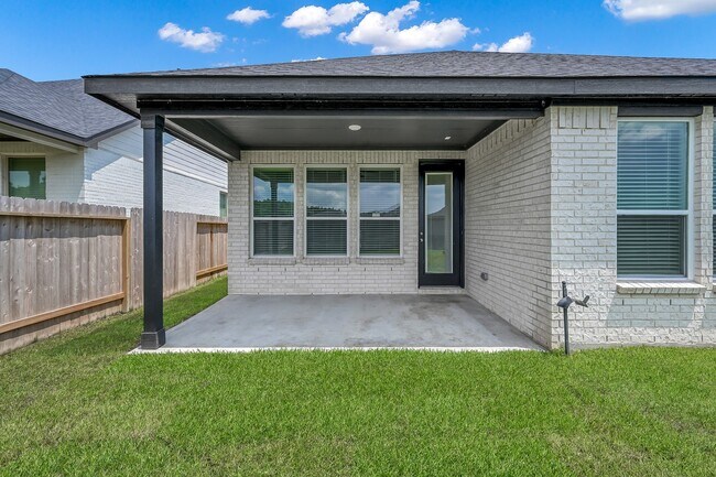 Building Photo - 551 Ruby Bnd Ln