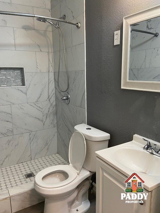 Building Photo - 105 S Lide Ave