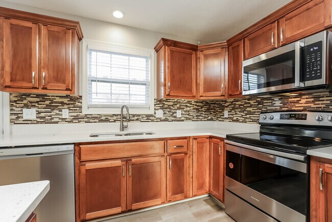 Building Photo - 318 Gallop Ln
