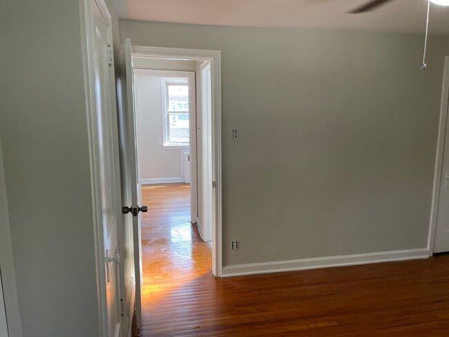 Building Photo - Charming 3-Bedroom Home in Tacony Available Now!