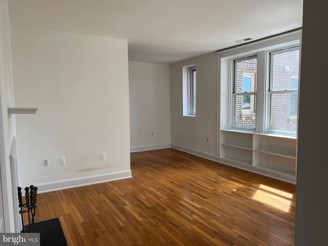 Building Photo - 1916 17th St NW