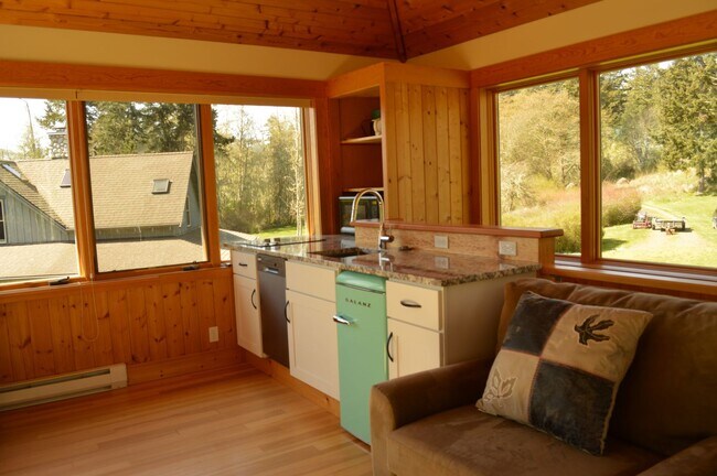 Building Photo - Furnished Home on False Bay