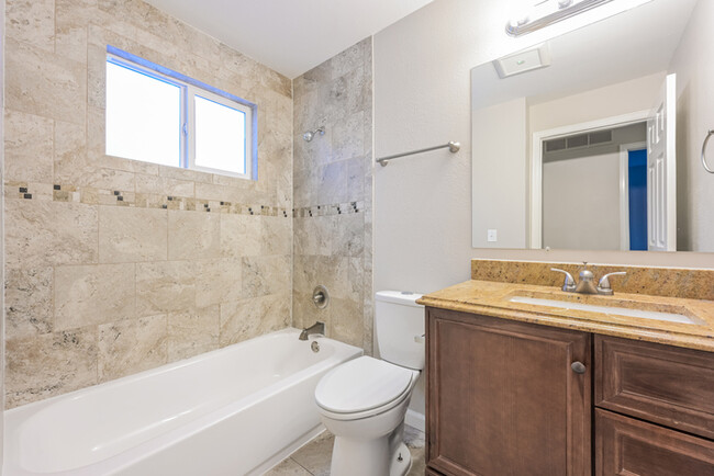 Building Photo - Charming 4-Bedroom Home