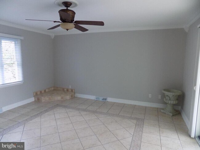 Building Photo - 313 Glenville Rd