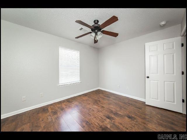 Building Photo - 400 E Locust St