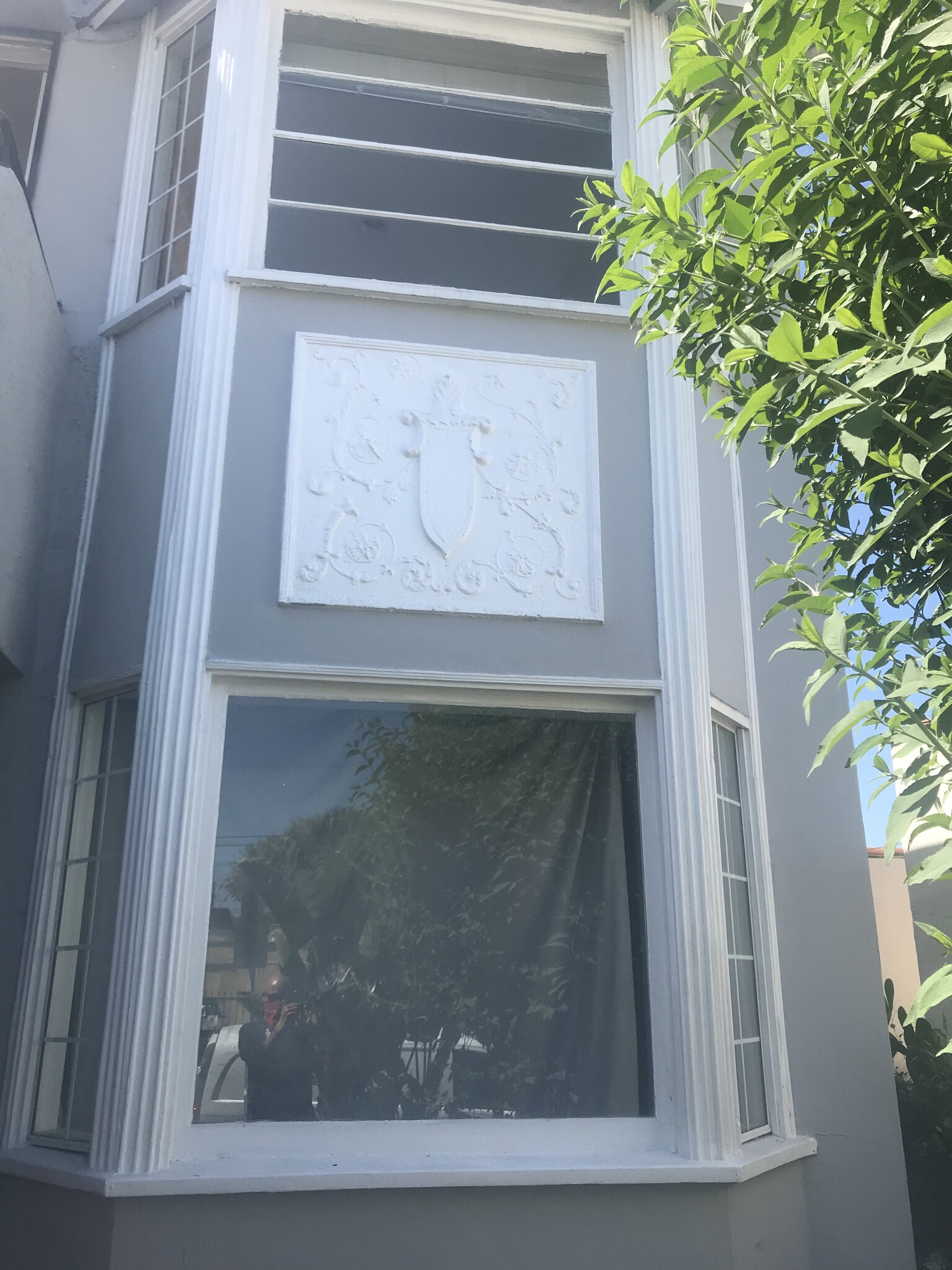 Building Decor - 5362 Monroe St