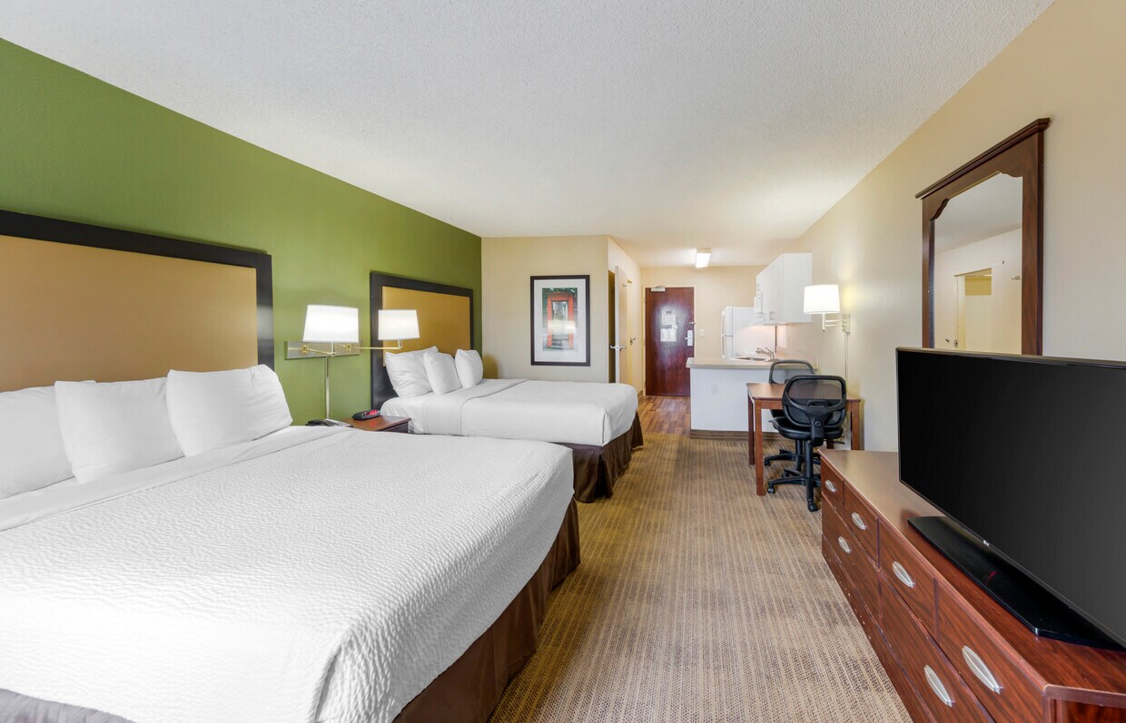 Building Photo - Furnished Studio-Orange County - Huntingto...