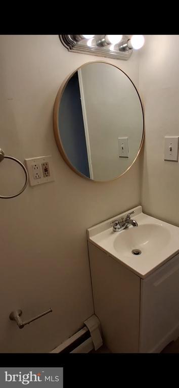 Building Photo - 334 Middlesex St